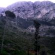Cresta del Benicadell - Aproximación desde la casa forestal de la cara nord de la Cresta, en la Vall d'Albaida, a los pies de la imponente Cresta de Benicadell.