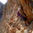 Solete en el paso clave de la Flauta - Con el Tozal de Levante de telón de fondo, Solete se encarama sin dudar por el desplome de la Flauta