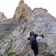Solete al inicio de la vía. - Justo a la derecha del casco se aprecia la inscripción que encontraremos en el pie de vía.