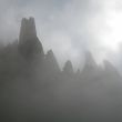 Tenebrosa vista del Galayar - Es frecuente que el Galayar se cubra por una espesa niebla, de manera repentina. Si te pilla escalando, infunde algo más que respeto. Resulta tenebroso.