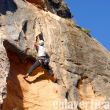 Escalando en Montesa - Pau dándolo todo en el último paso apretón de este nada desdeñable 6c+.
